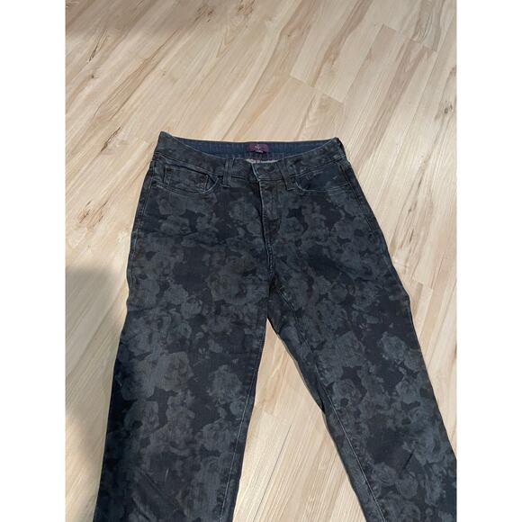 NYDJ Floral abstract patterned legging jean size 2 - Picture 3 of 4